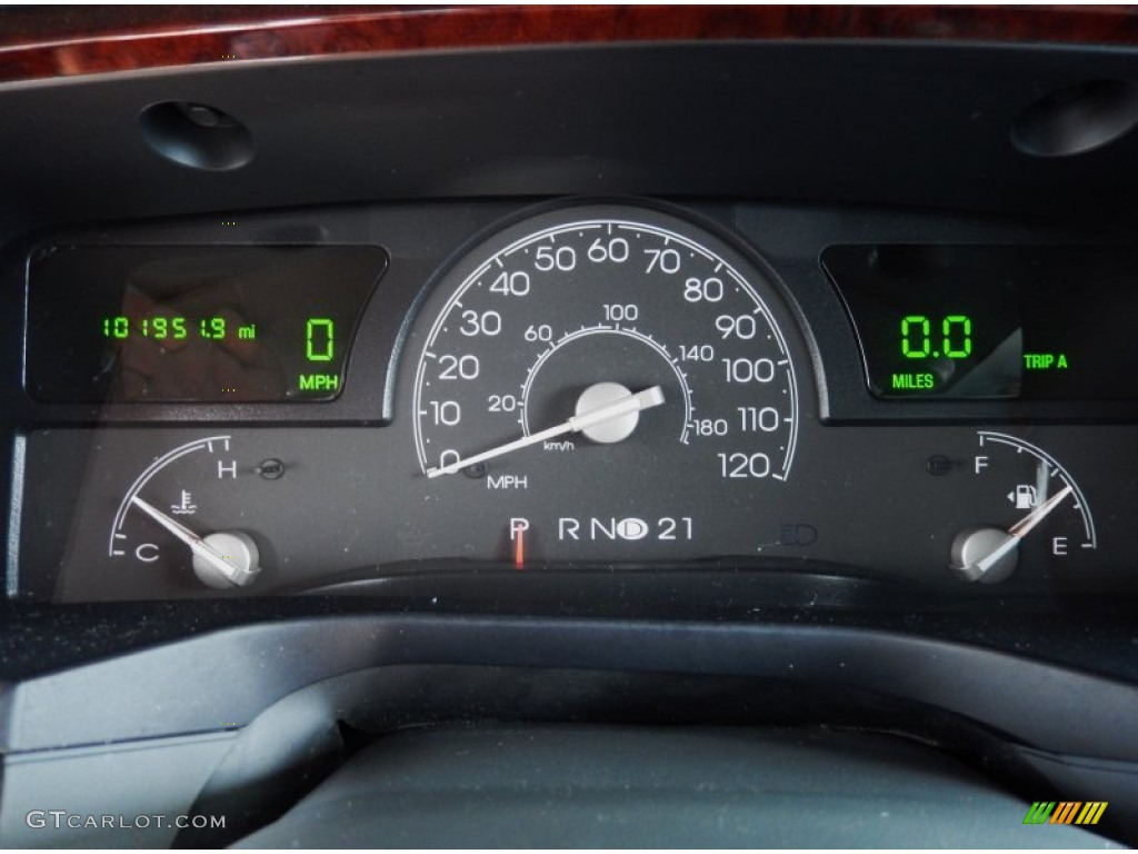 2005 Lincoln Town Car Signature Gauges Photos