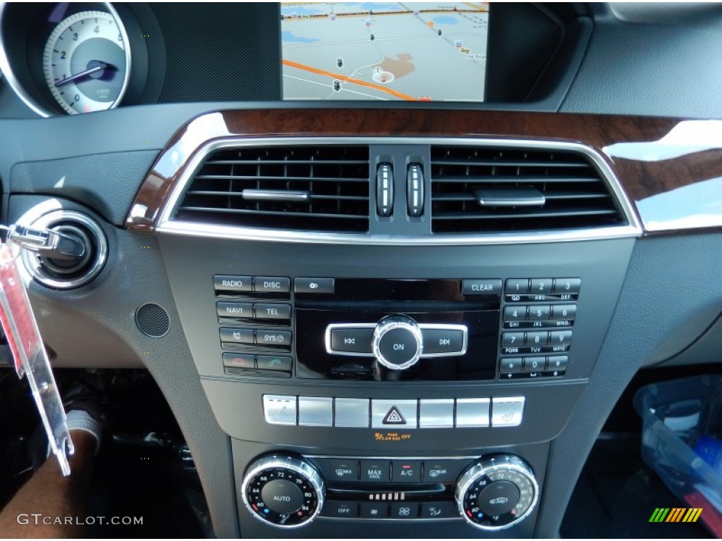 2013 Mercedes-Benz C 250 Sport Controls Photos