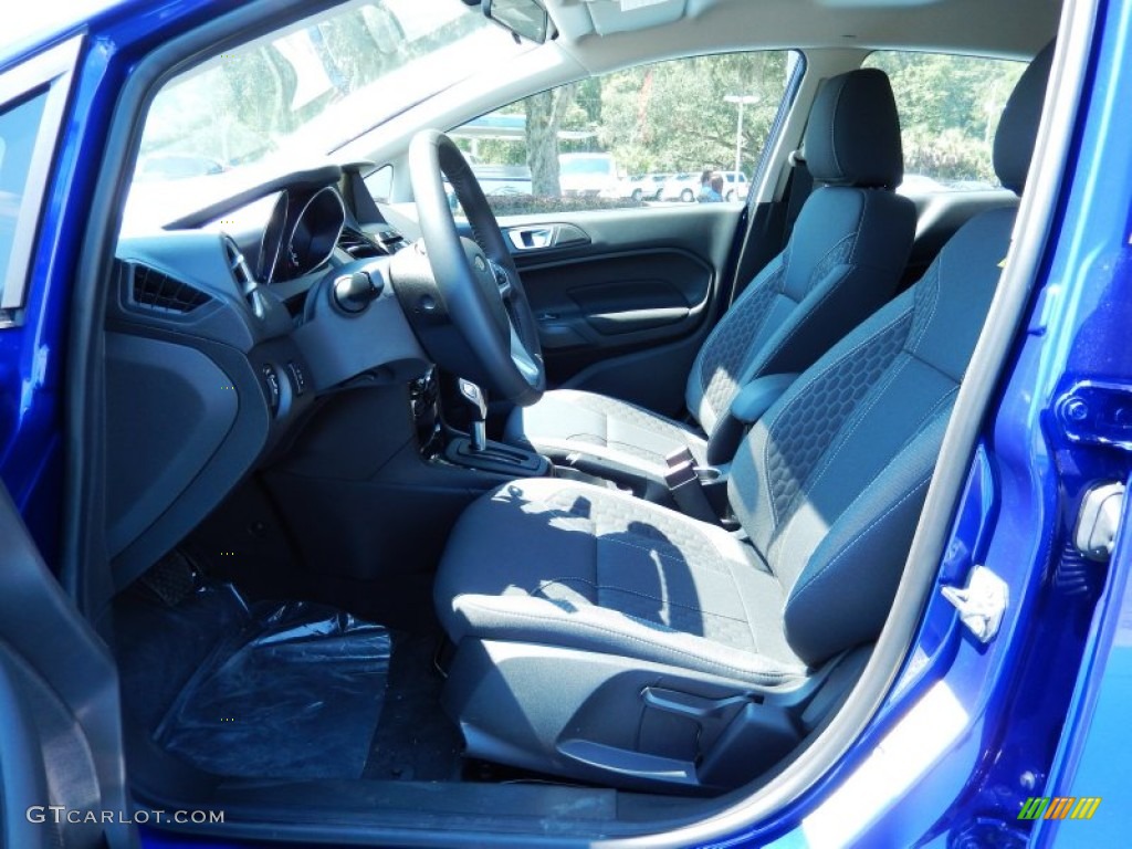 2014 Ford Fiesta SE Sedan Front Seat Photo #84068315