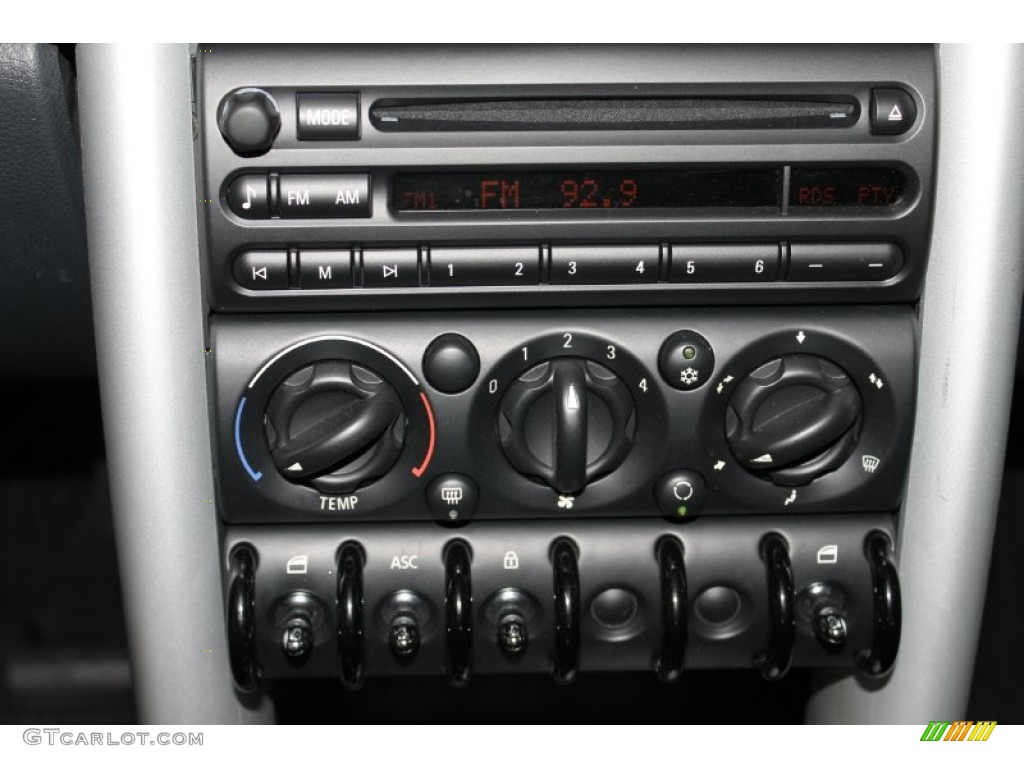 2006 Cooper S Hardtop - Hyper Blue Metallic / Black/Panther Black photo #17