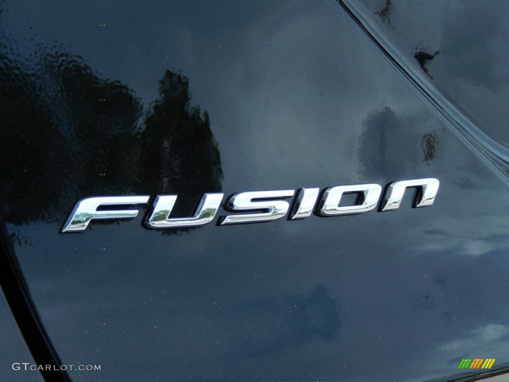 2013 Fusion SE 2.0 EcoBoost - Tuxedo Black Metallic / Dune photo #4