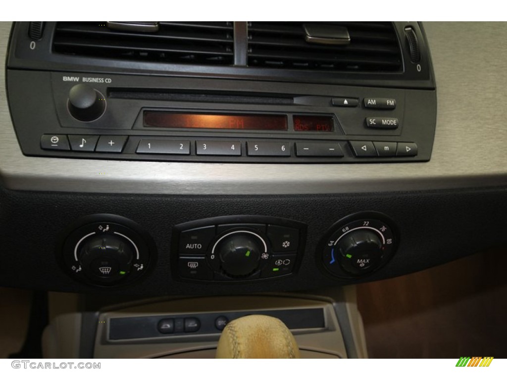 2005 BMW Z4 2.5i Roadster Controls Photos