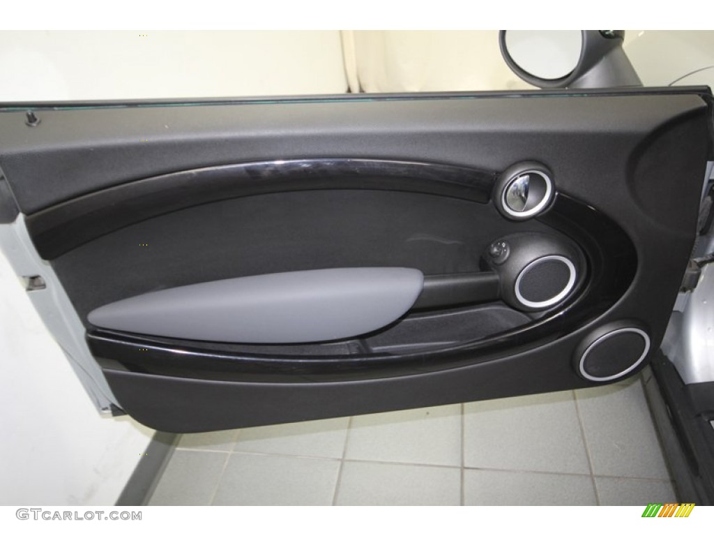 2007 Cooper Hardtop - Pure Silver Metallic / Lounge Carbon Black photo #15