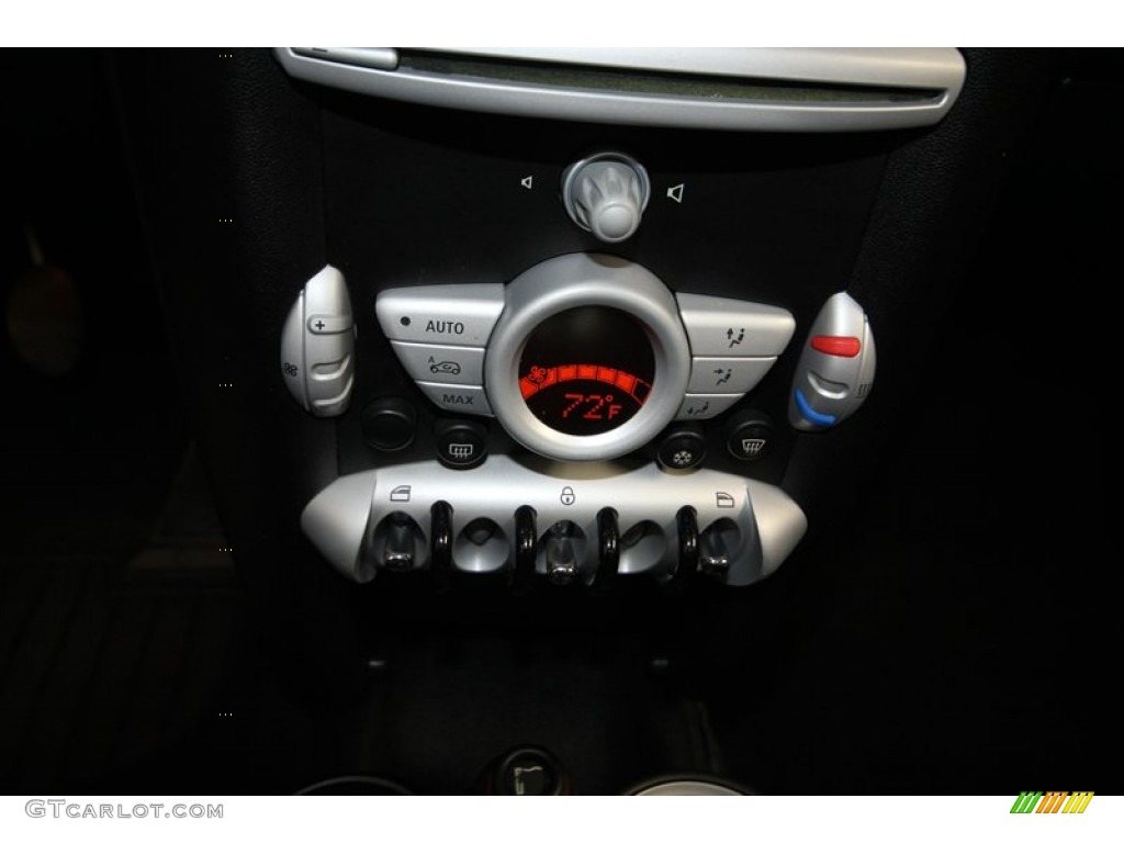 2007 Cooper Hardtop - Pure Silver Metallic / Lounge Carbon Black photo #19