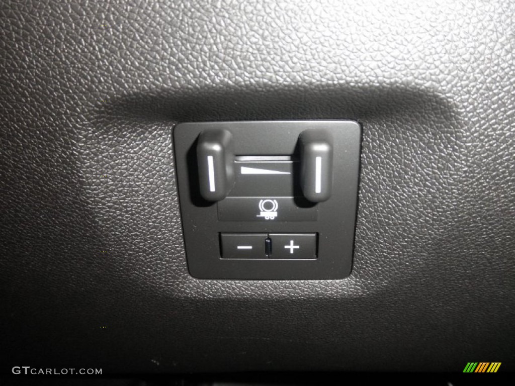 2014 GMC Sierra 3500HD SLE Crew Cab 4x4 Dually Chassis Controls Photo #84075425