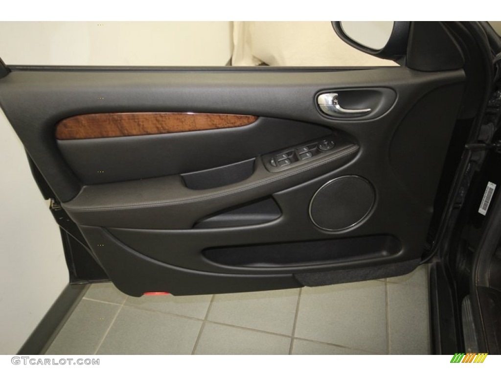 2002 Jaguar X-Type 2.5 Charcoal Door Panel Photo #84076487