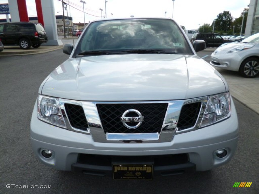 2013 Frontier SV V6 Crew Cab 4x4 - Brilliant Silver / Steel photo #2