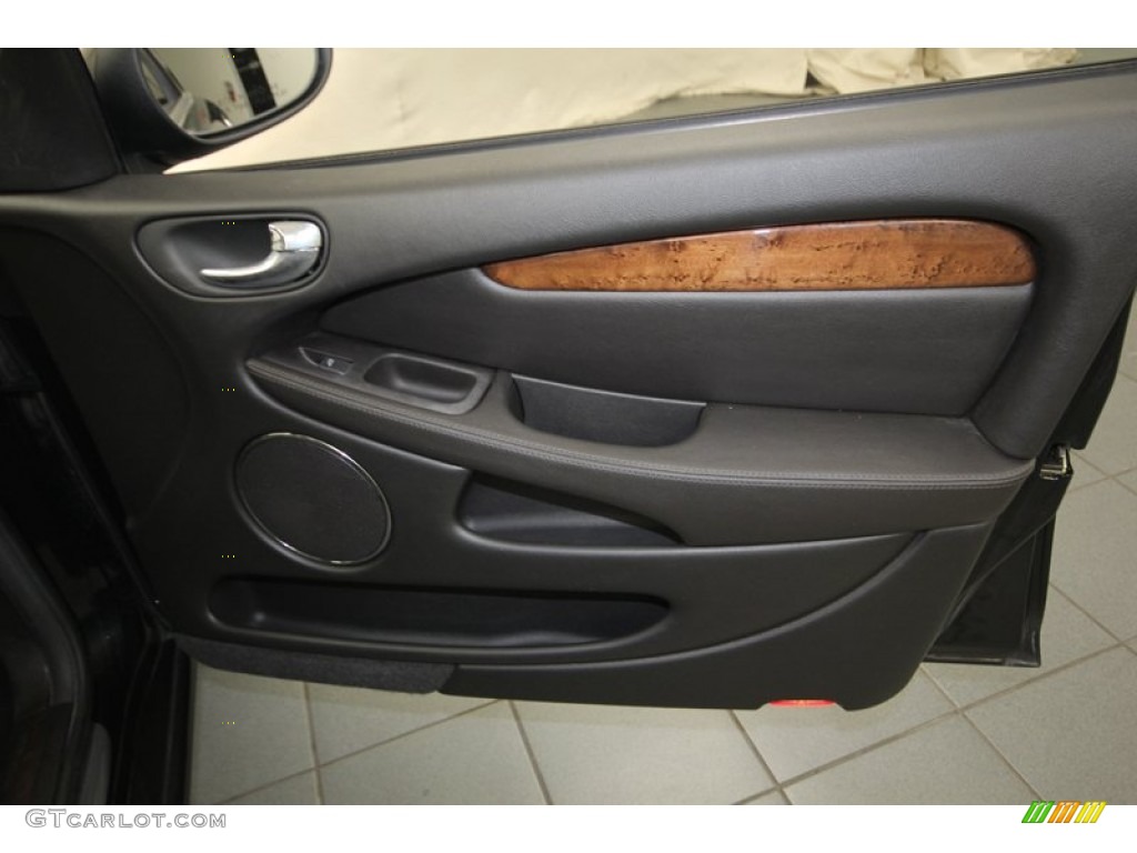 2002 Jaguar X-Type 2.5 Charcoal Door Panel Photo #84077039
