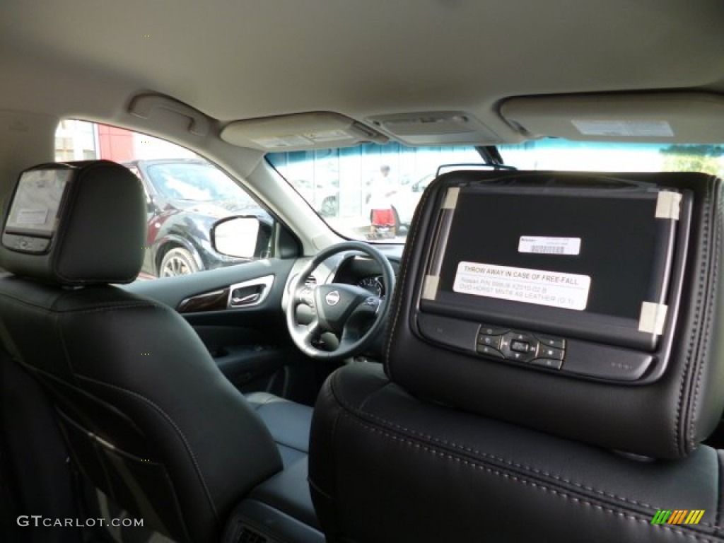 2014 Nissan Pathfinder SL AWD Entertainment System Photos