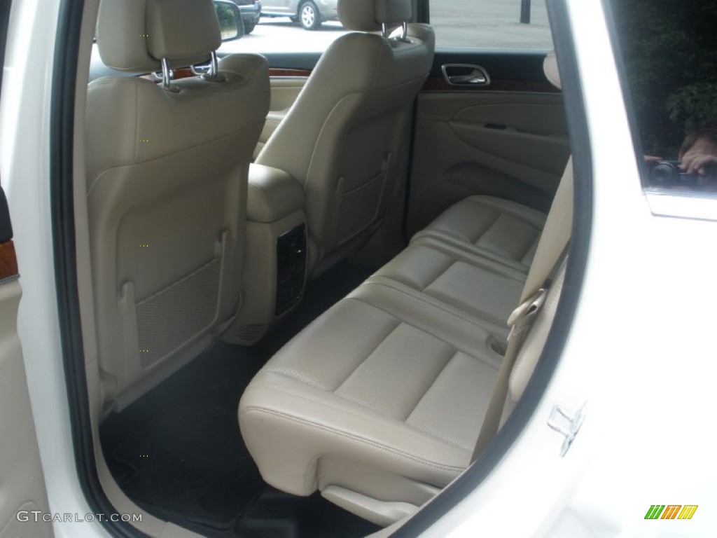 2011 Grand Cherokee Limited - Stone White / Black/Light Frost Beige photo #20