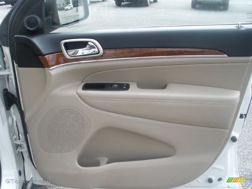 2011 Grand Cherokee Limited - Stone White / Black/Light Frost Beige photo #24