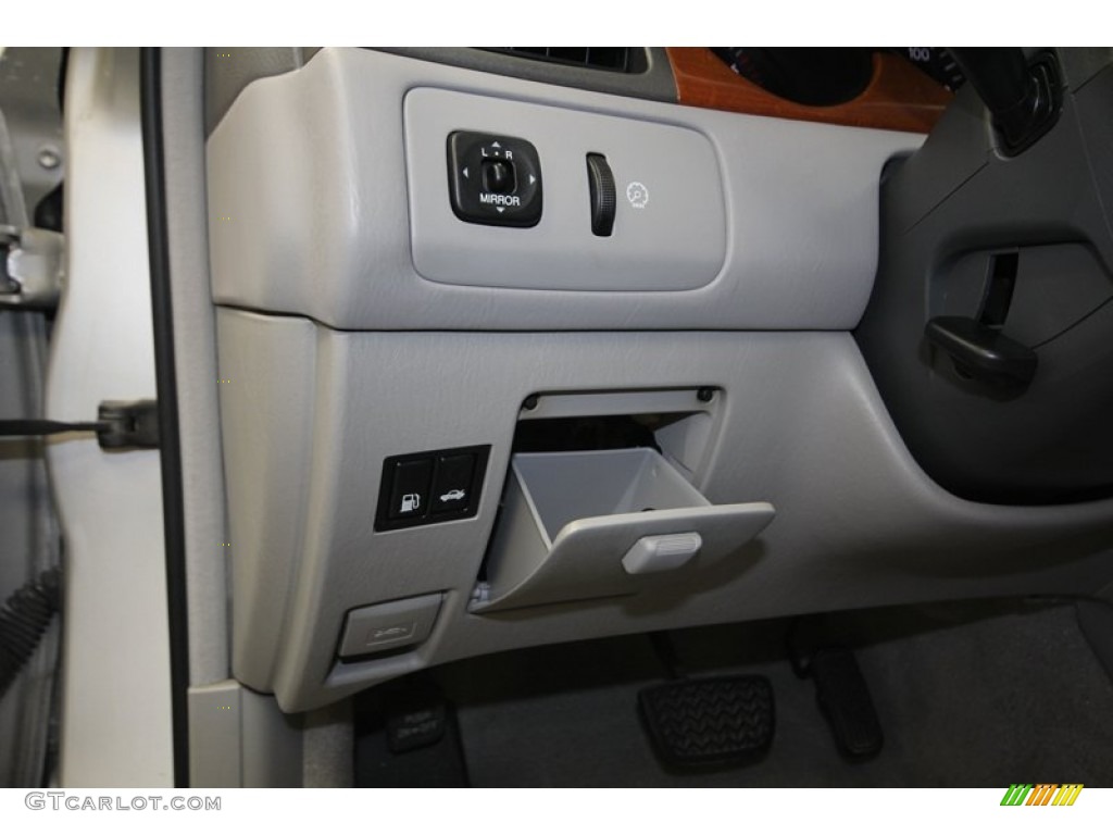 2005 Lexus ES 330 Controls Photo #84084812