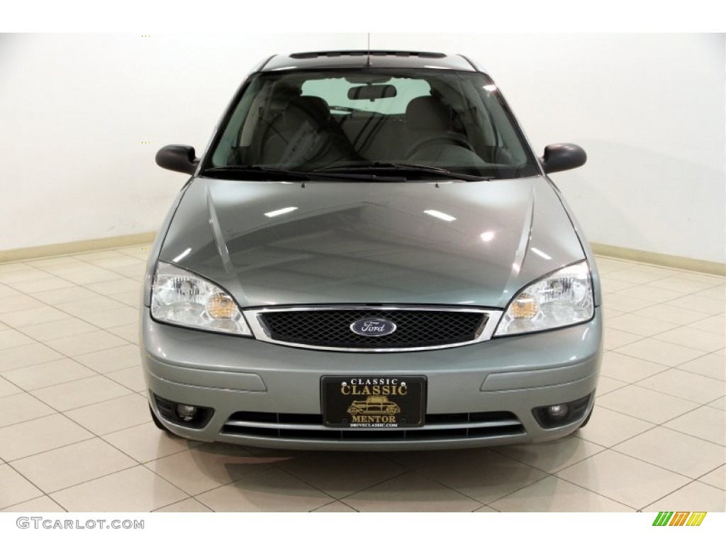 2005 Focus ZX5 SE Hatchback - Light Tundra Metallic / Charcoal/Charcoal photo #2