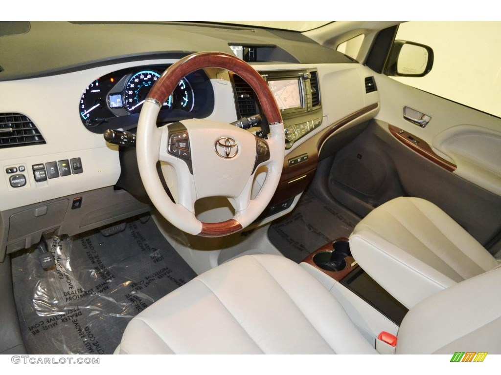 2011 Sienna Limited - Super White / Light Gray photo #9