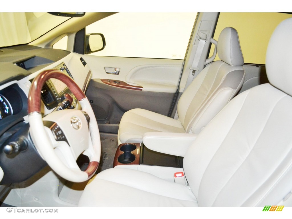 2011 Sienna Limited - Super White / Light Gray photo #10