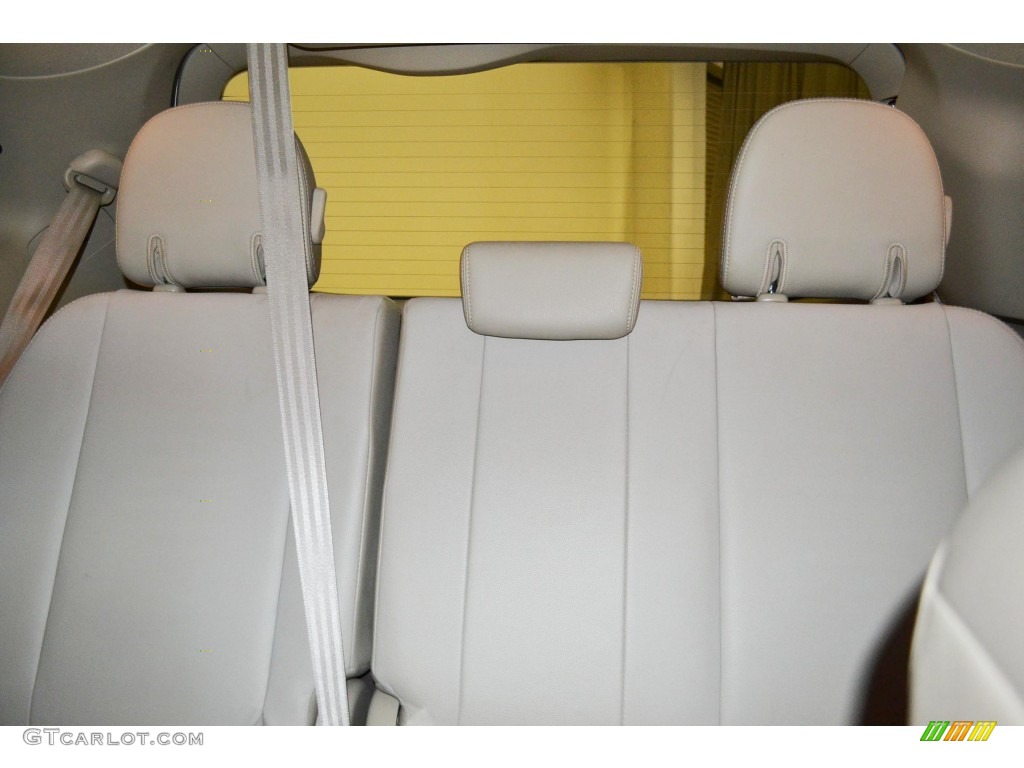 2011 Sienna Limited - Super White / Light Gray photo #14