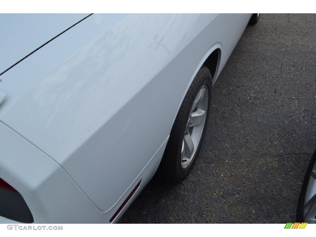 2013 Challenger SXT Plus - Bright White / Dark Slate Gray photo #7