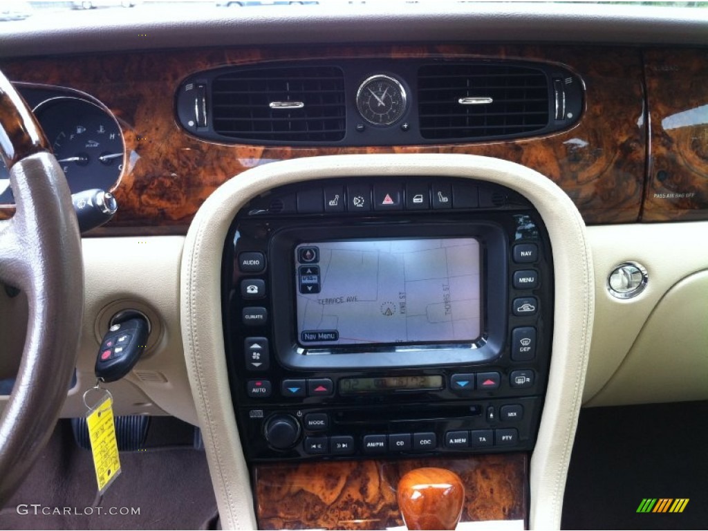 2007 Jaguar XJ XJ8 L Controls Photos