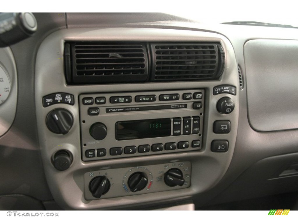 2002 Ford Explorer Sport 4x4 Controls Photo #84096566