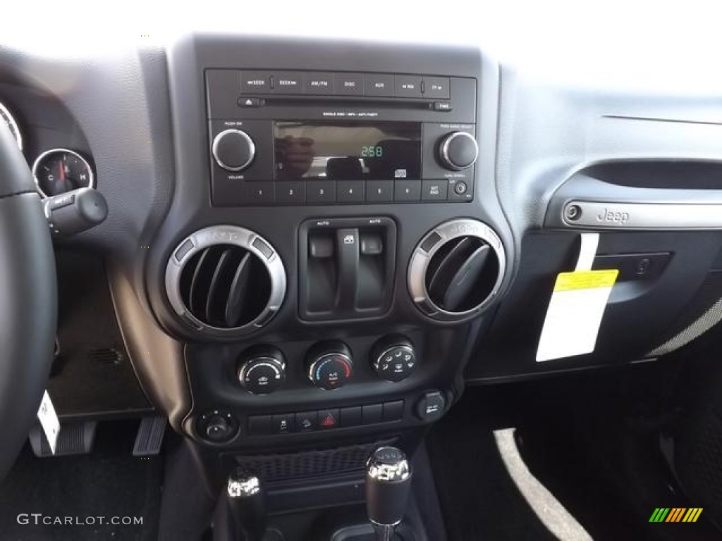 2013 Wrangler Sport 4x4 - True Blue Pearl / Black photo #16