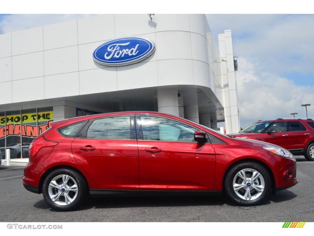 2013 Focus SE Hatchback - Ruby Red / Charcoal Black photo #2