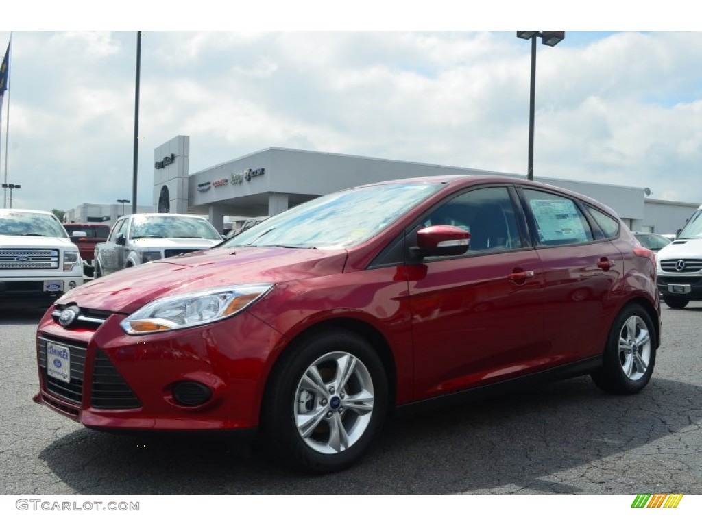 2013 Focus SE Hatchback - Ruby Red / Charcoal Black photo #3