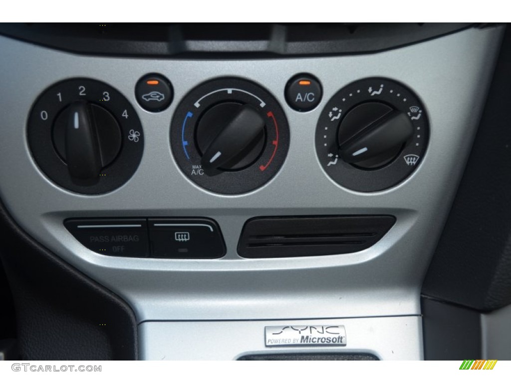 2013 Focus SE Hatchback - Ruby Red / Charcoal Black photo #12