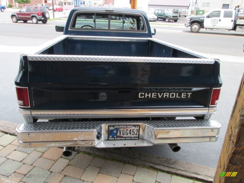 1984 C/K C10 Scottsdale Regular Cab - Midnight Blue / Blue photo #3