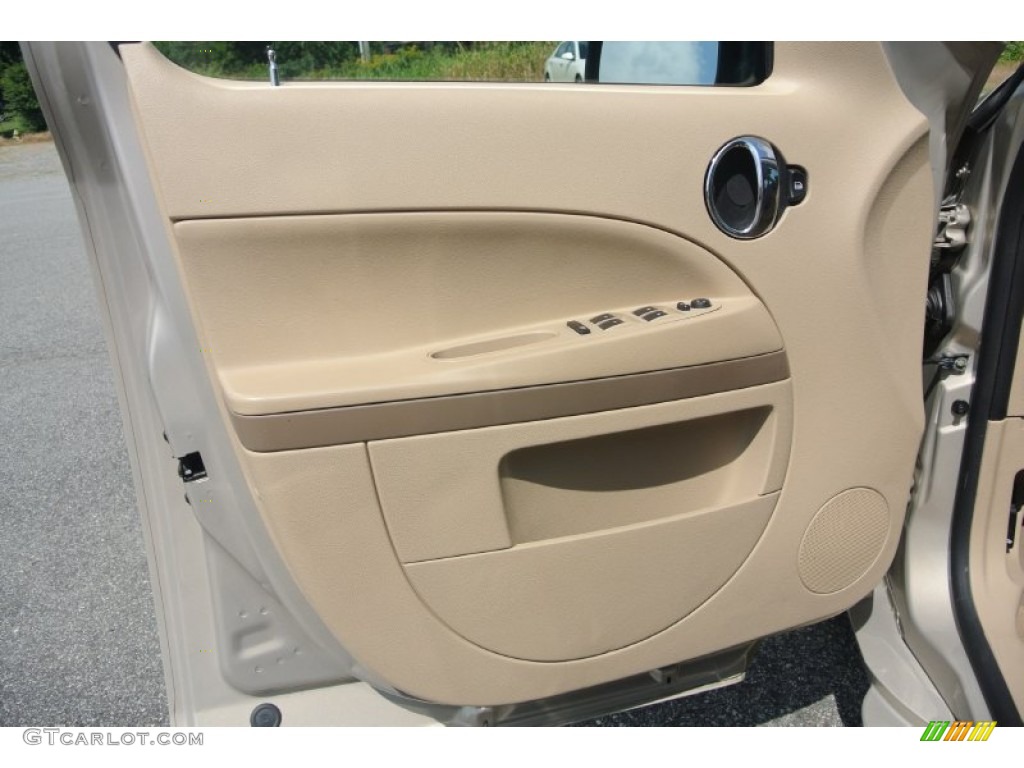 2009 HHR LT - Gold Mist Metallic / Cashmere photo #7