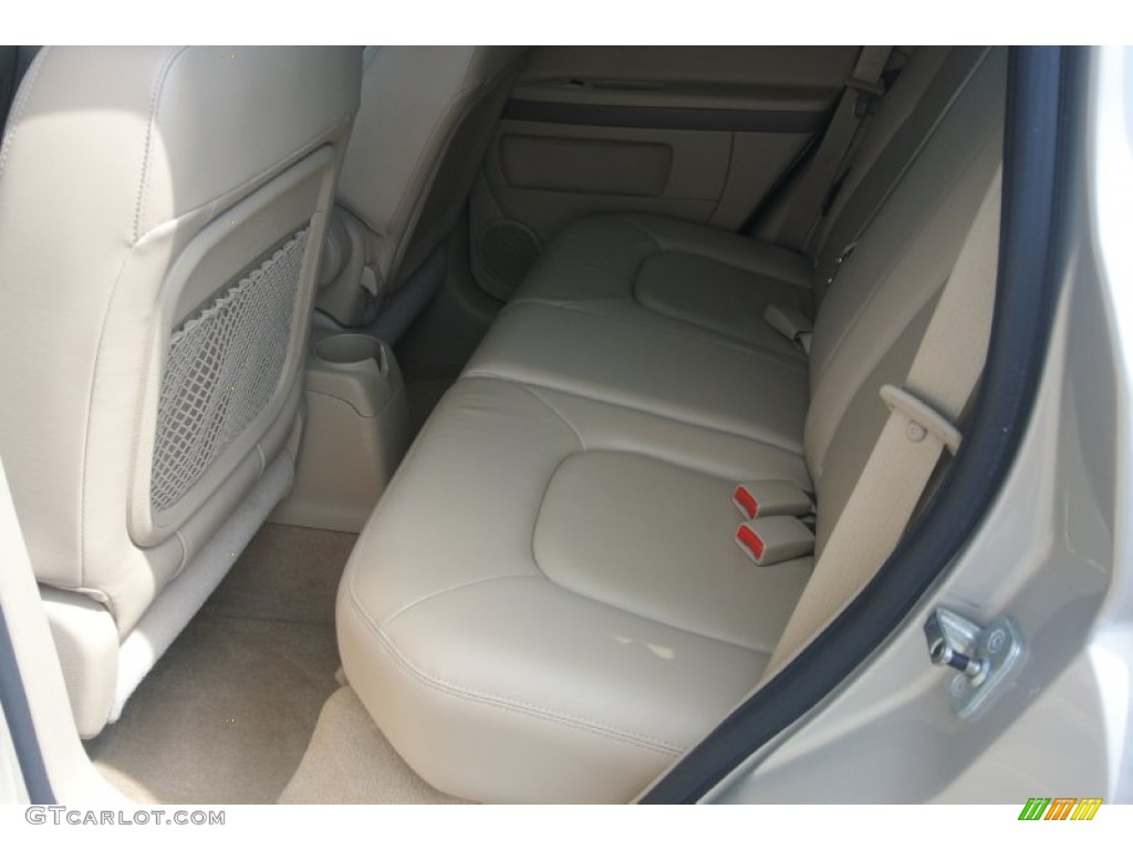 2009 HHR LT - Gold Mist Metallic / Cashmere photo #15