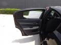 Black - Avenger SXT V6 Photo No. 21