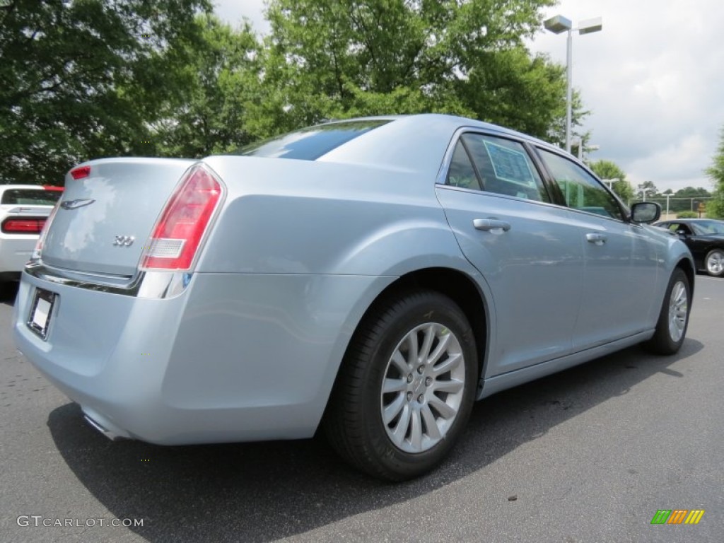 2013 300  - Glacier Blue Pearl / Black/Light Frost Beige photo #3