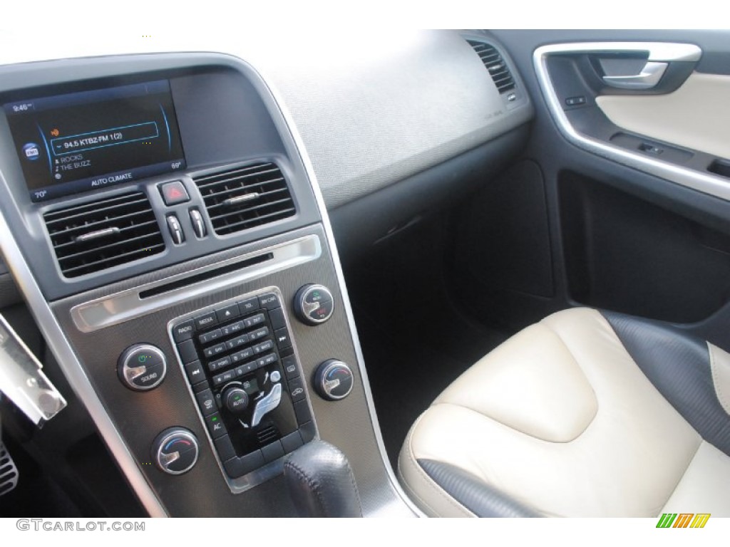 2011 XC60 3.2 R-Design - Cosmic White Metallic / R Design Beige/Off Black Inlay photo #15