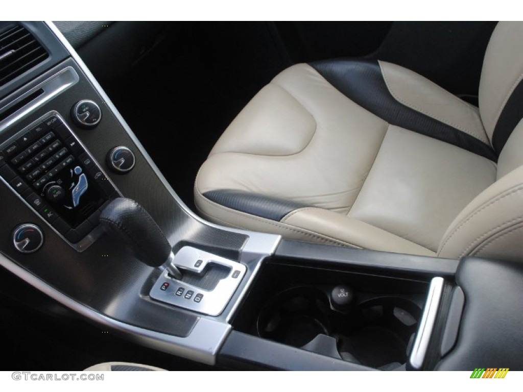 2011 XC60 3.2 R-Design - Cosmic White Metallic / R Design Beige/Off Black Inlay photo #16