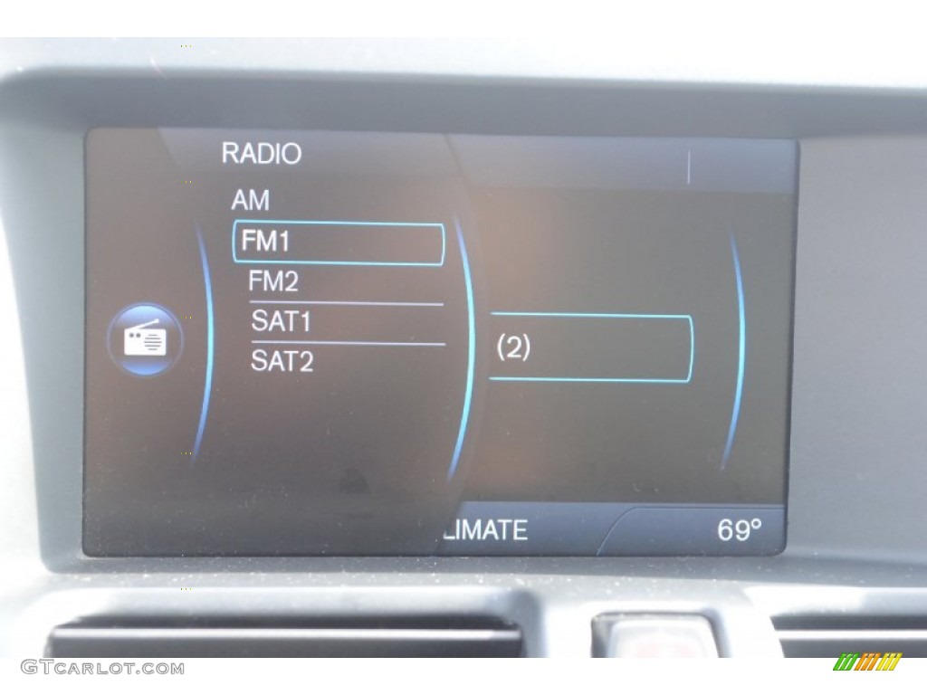 2011 XC60 3.2 R-Design - Cosmic White Metallic / R Design Beige/Off Black Inlay photo #19