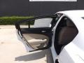 Bright White - Charger SE Photo No. 24