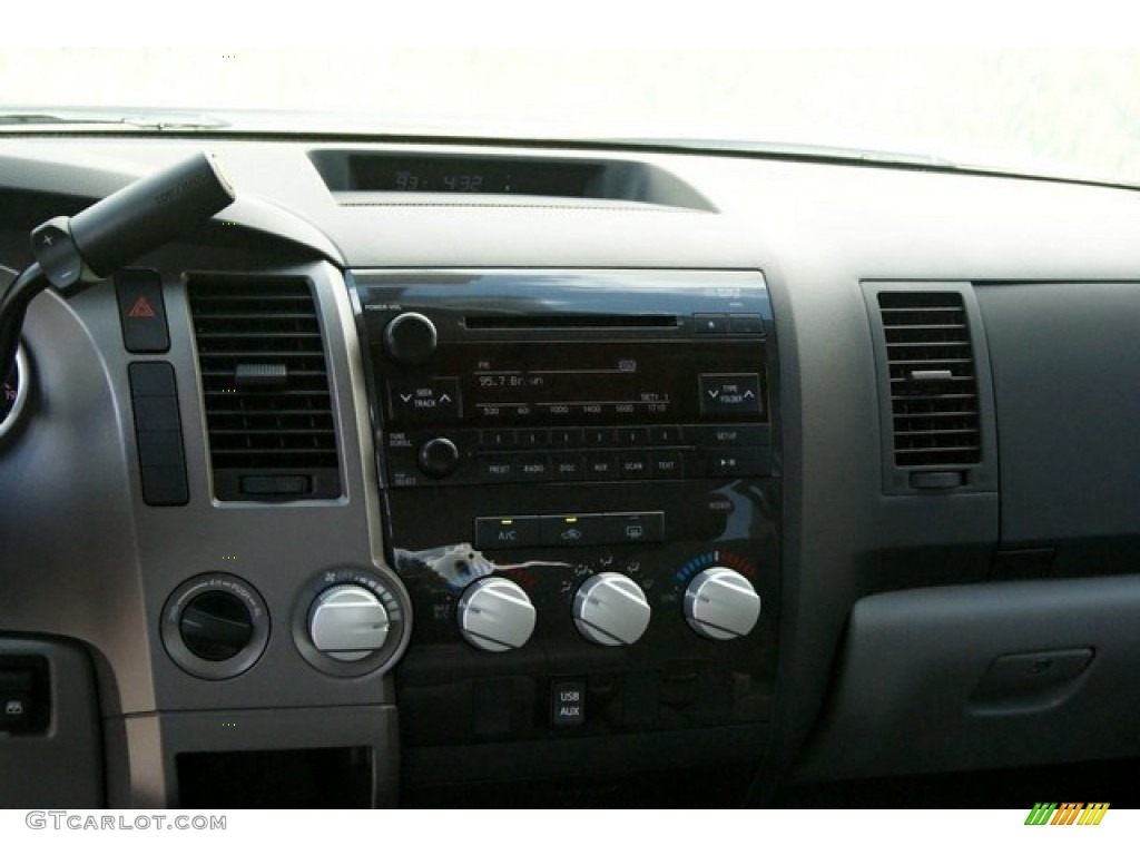 2013 Tundra CrewMax 4x4 - Black / Graphite photo #6