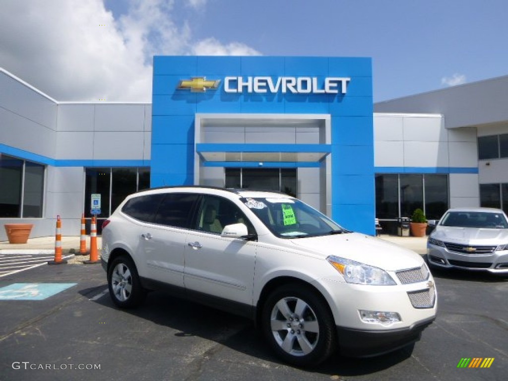 White Diamond Tricoat Chevrolet Traverse