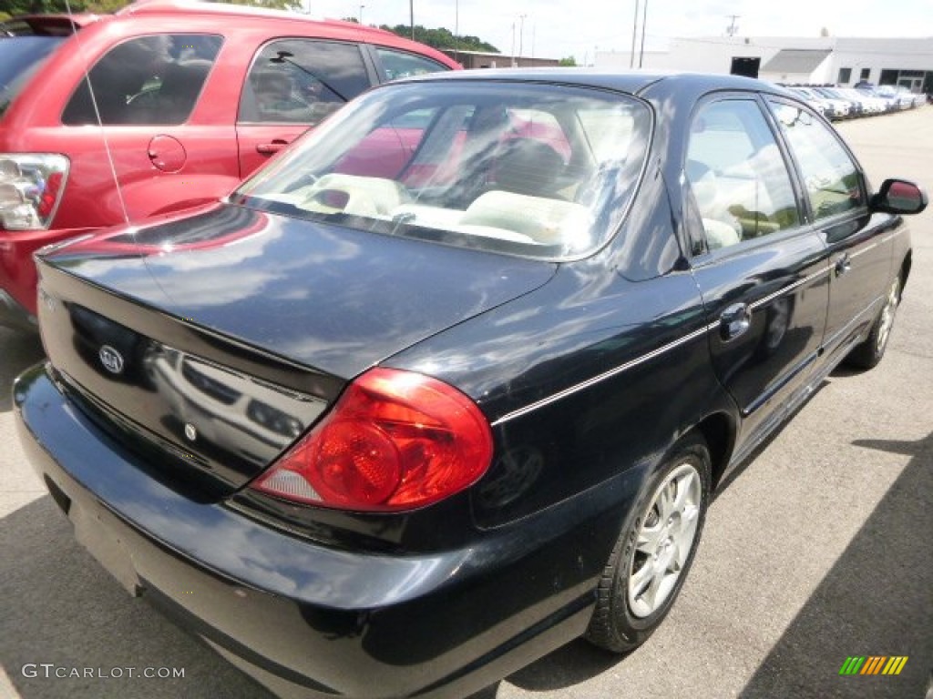 2002 Spectra LS Sedan - Black / Gray photo #2