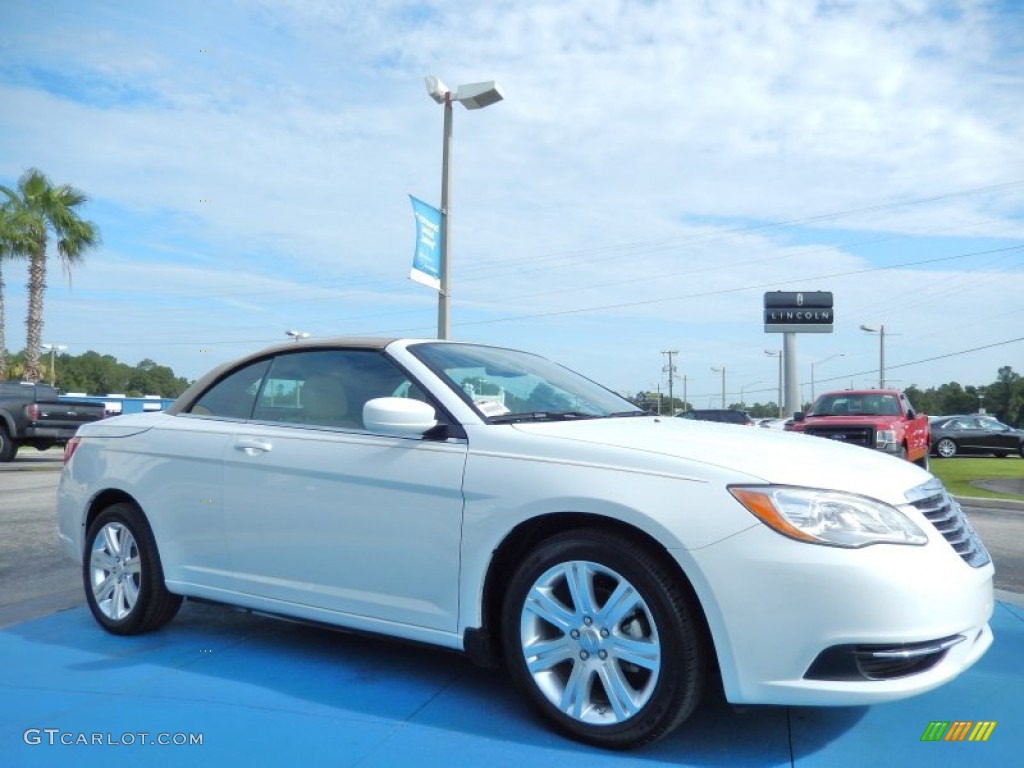 2013 200 Touring Convertible - Bright White / Black/Light Frost Beige photo #7