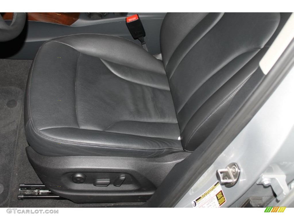 2011 Q5 2.0T quattro - Ice Silver Metallic / Black photo #16