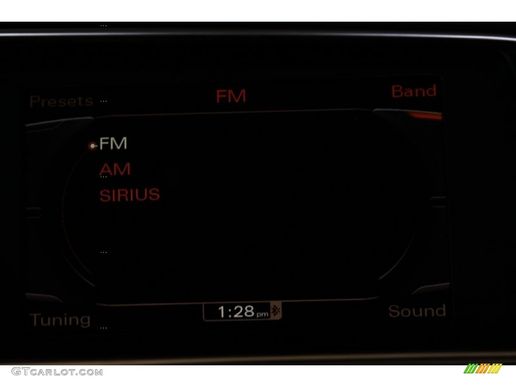 2011 Q5 2.0T quattro - Ice Silver Metallic / Black photo #24