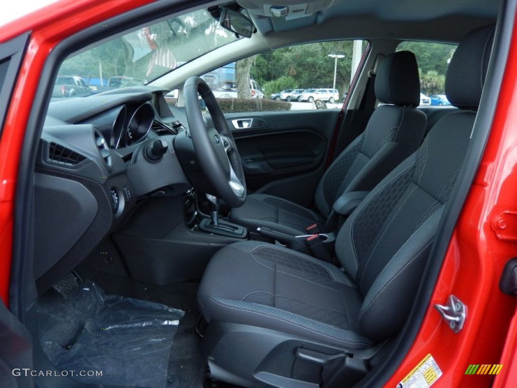 2014 Ford Fiesta SE Sedan Front Seat Photo #84122037