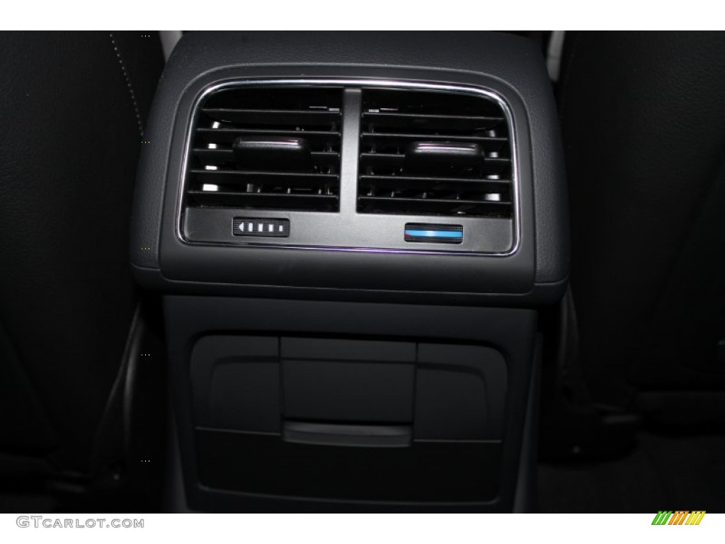 2011 Q5 2.0T quattro - Ice Silver Metallic / Black photo #36