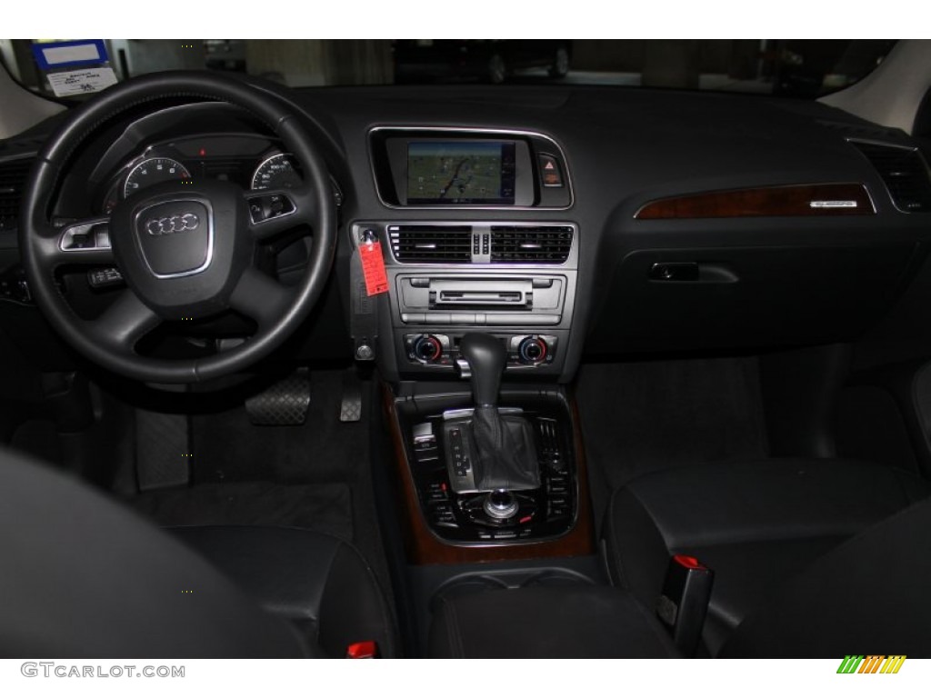 2011 Q5 2.0T quattro - Ice Silver Metallic / Black photo #37