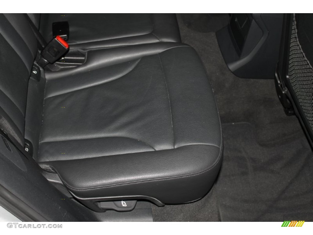 2011 Q5 2.0T quattro - Ice Silver Metallic / Black photo #41