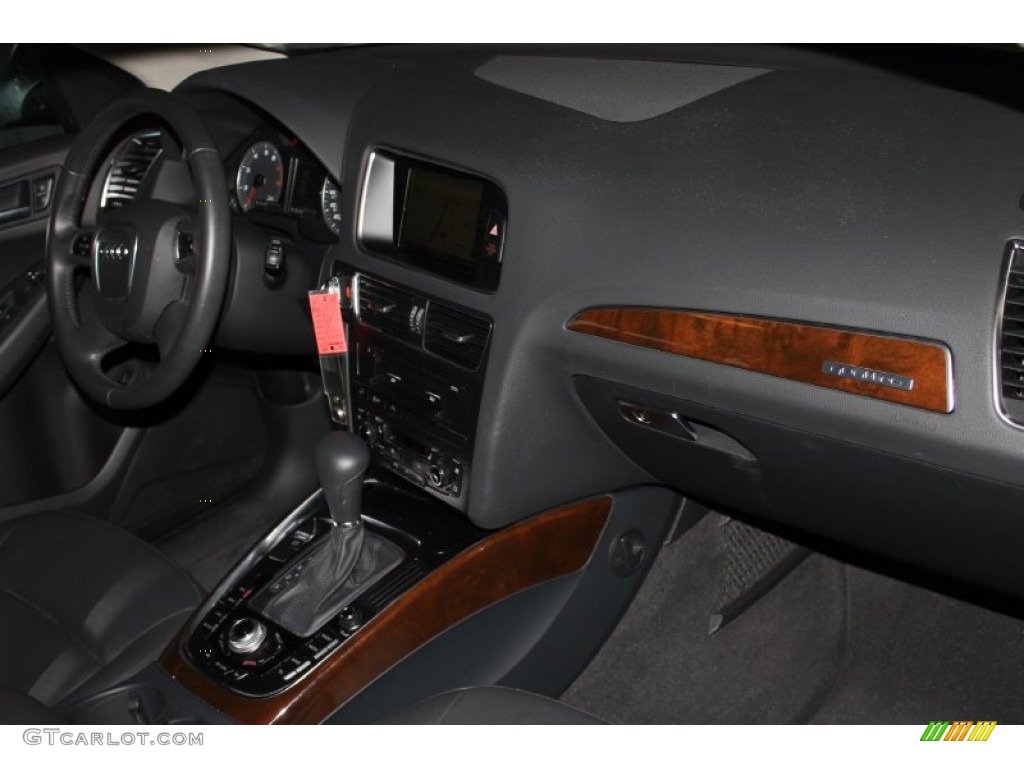 2011 Q5 2.0T quattro - Ice Silver Metallic / Black photo #44