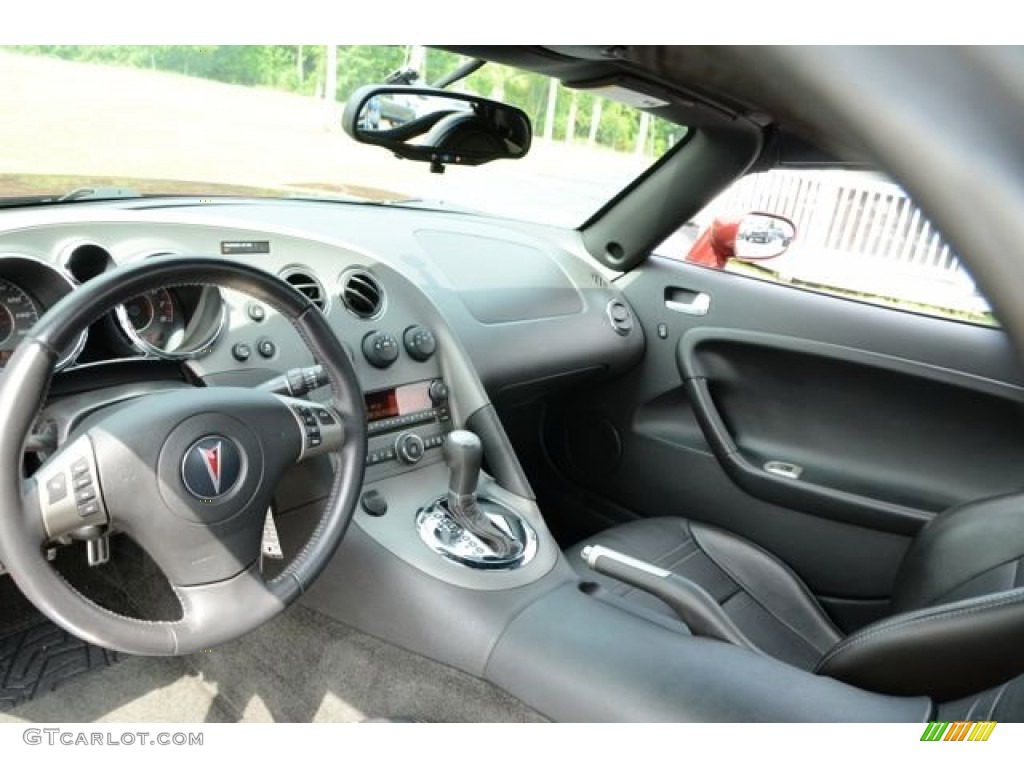 2009 Solstice GXP Roadster - Wicked Ruby Red / Ebony photo #15