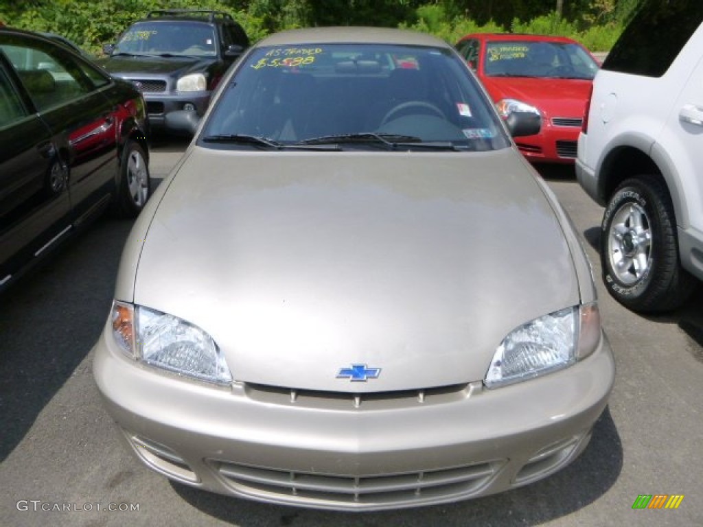 2002 Cavalier LS Sedan - Mayan Gold Metallic / Graphite photo #6