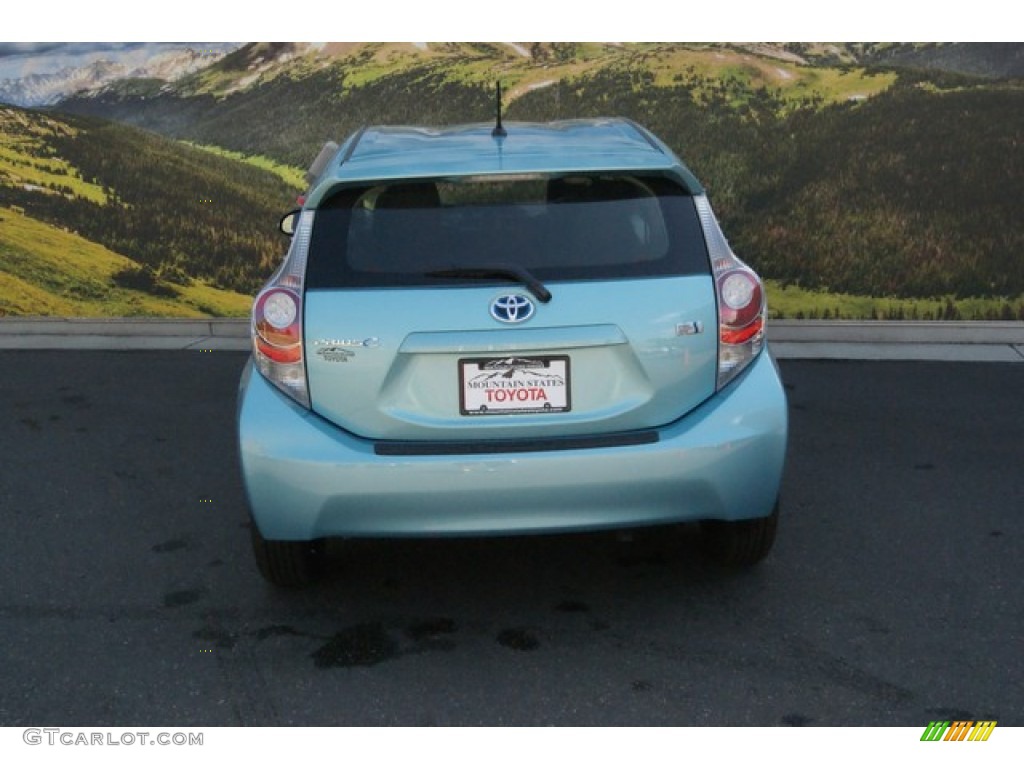 2013 Prius c Hybrid Two - Summer Rain Metallic / Light Blue Gray/Black photo #4